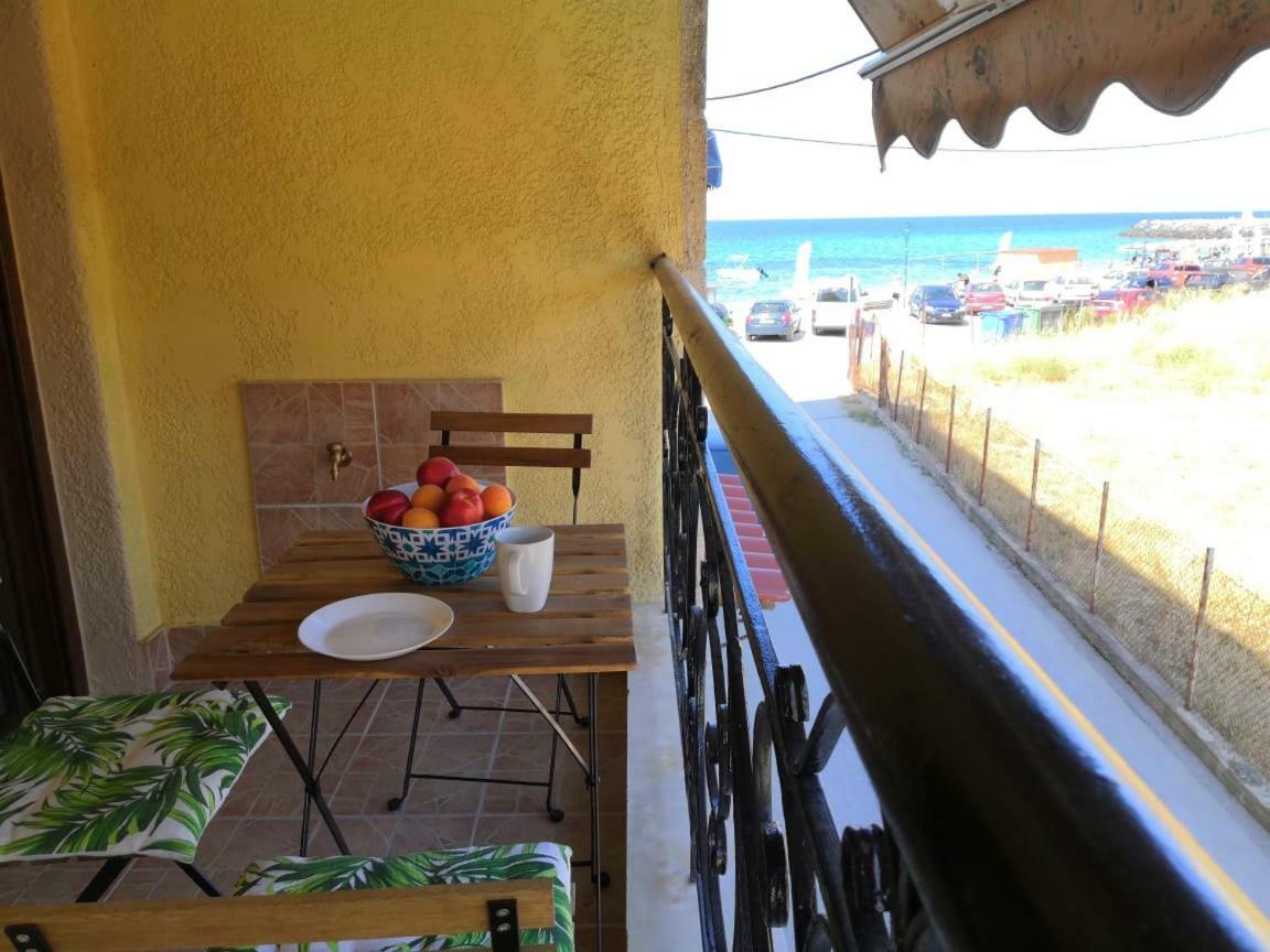 Comfortable Apartment Near The Central Beach Nea Skioni Exterior foto